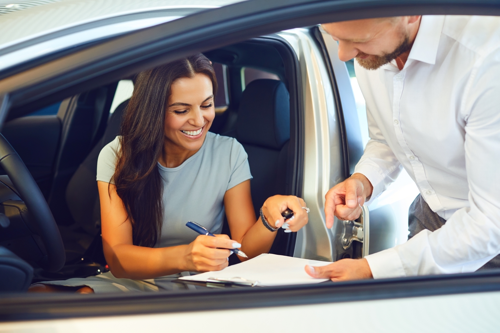 Step-By-Step Guide on How To Sell a Car Online image